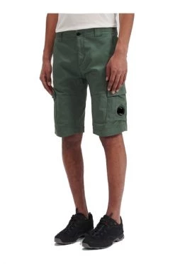 C.P. Company Korte Broeken Garment Dyed Stretch Sateen Lens Pocket Shorts Green