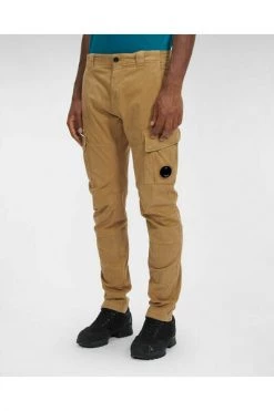 C.P. Company Broeken Tapered Trousers Brown -C.P. Company Winkel 5ee2881acda79d4a334e853a6b03ac2c