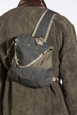 C.P. Company Schoudertassen Shoulder Bags Brown -C.P. Company Winkel 6609ca310e71e3269ea7beddb723719d