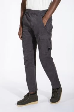 C.P. Company Broeken Tapered Trousers Gray -C.P. Company Winkel 677e4655e884bdbc1657a788b00aa162